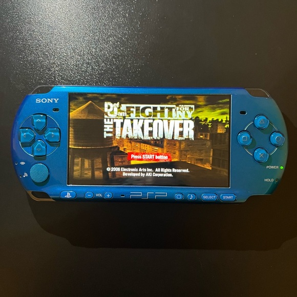 Sony PSP 3000 with games - Picture 3 of 8